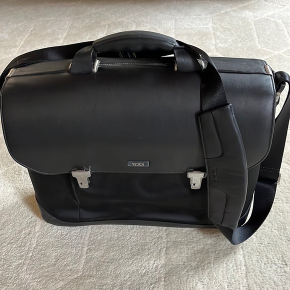 Tumi Other - Tumi Formula T Compartment Bag